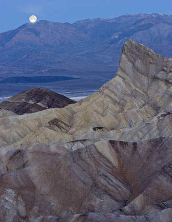 ZabriskiePointMoonsetting